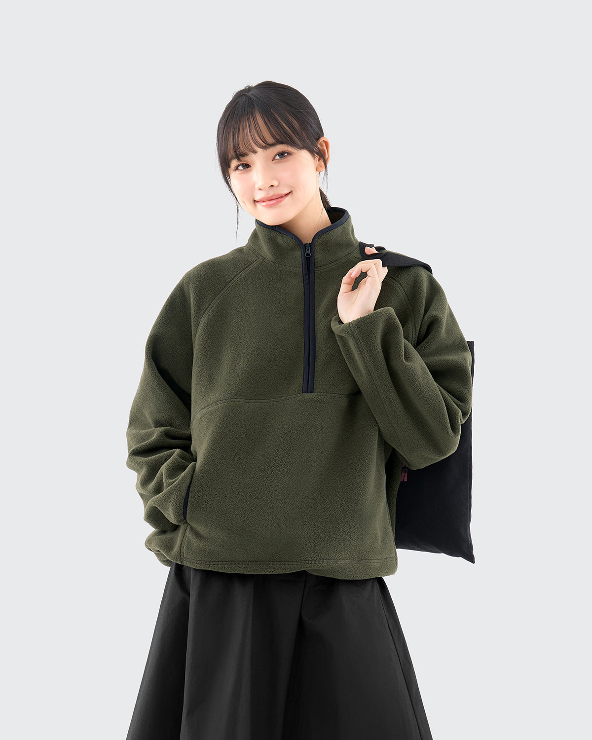 #カラー_カーキ