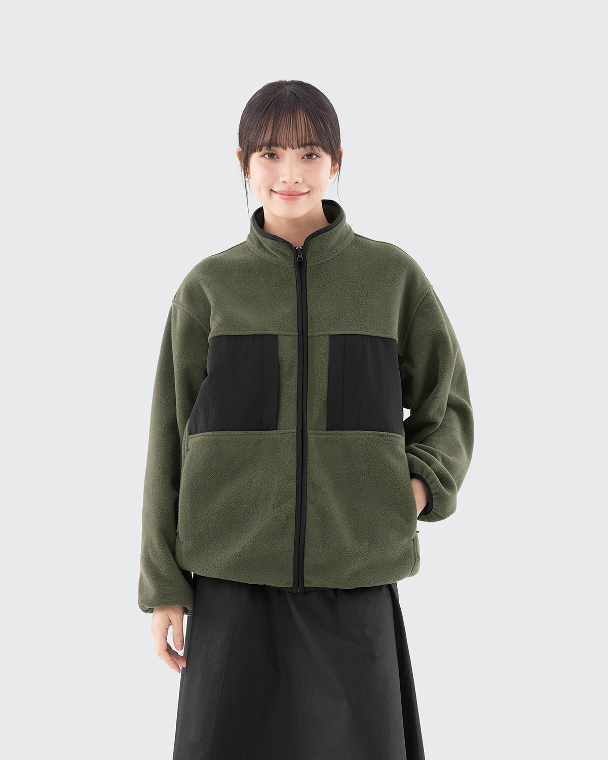 #カラー_カーキ