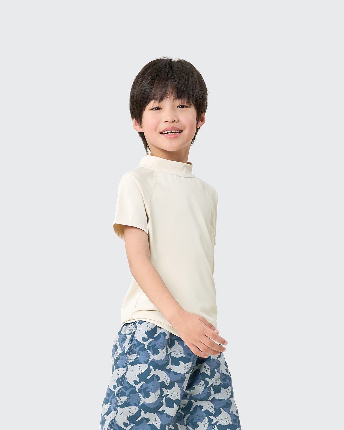 #カラー_milky white