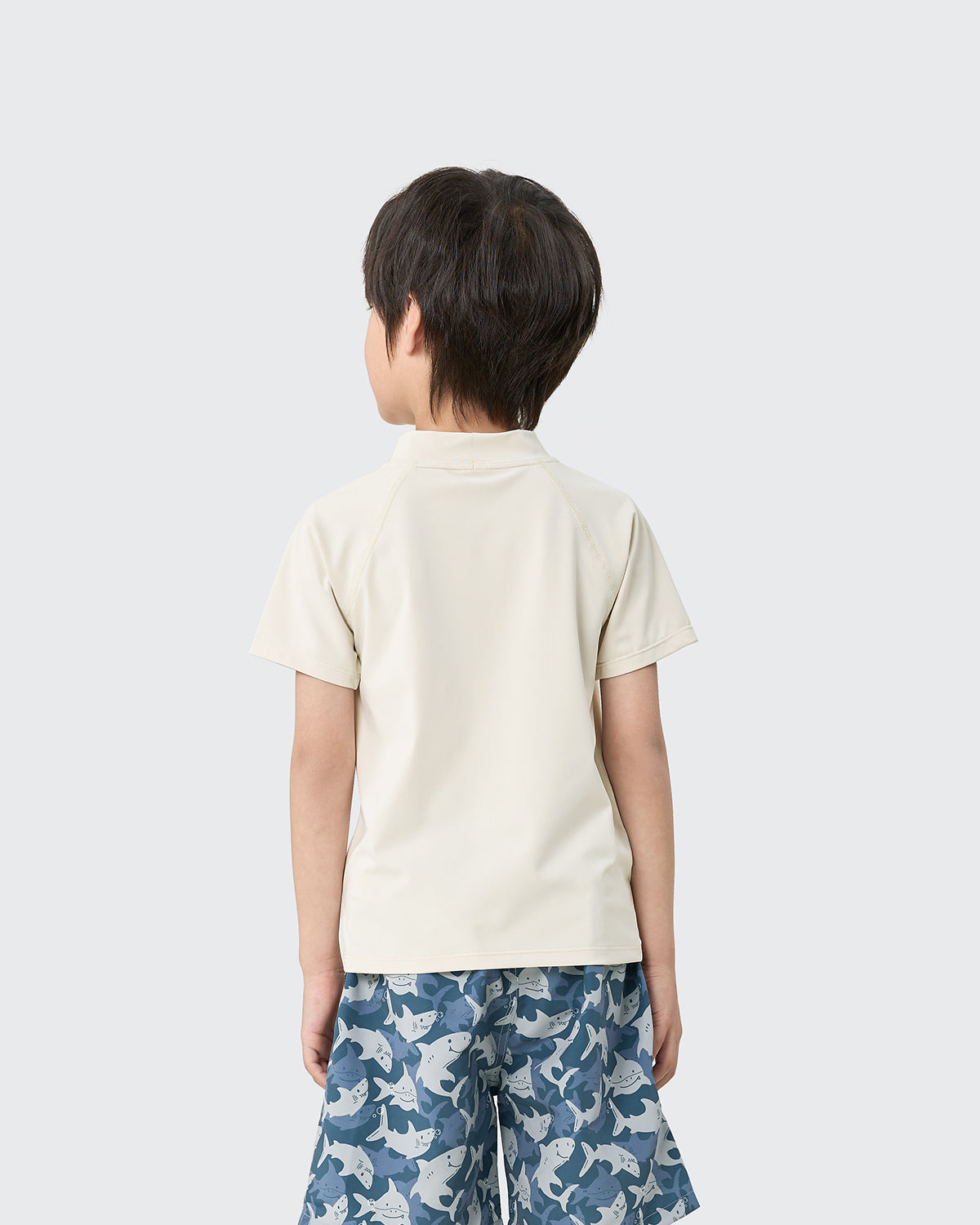 #カラー_milky white