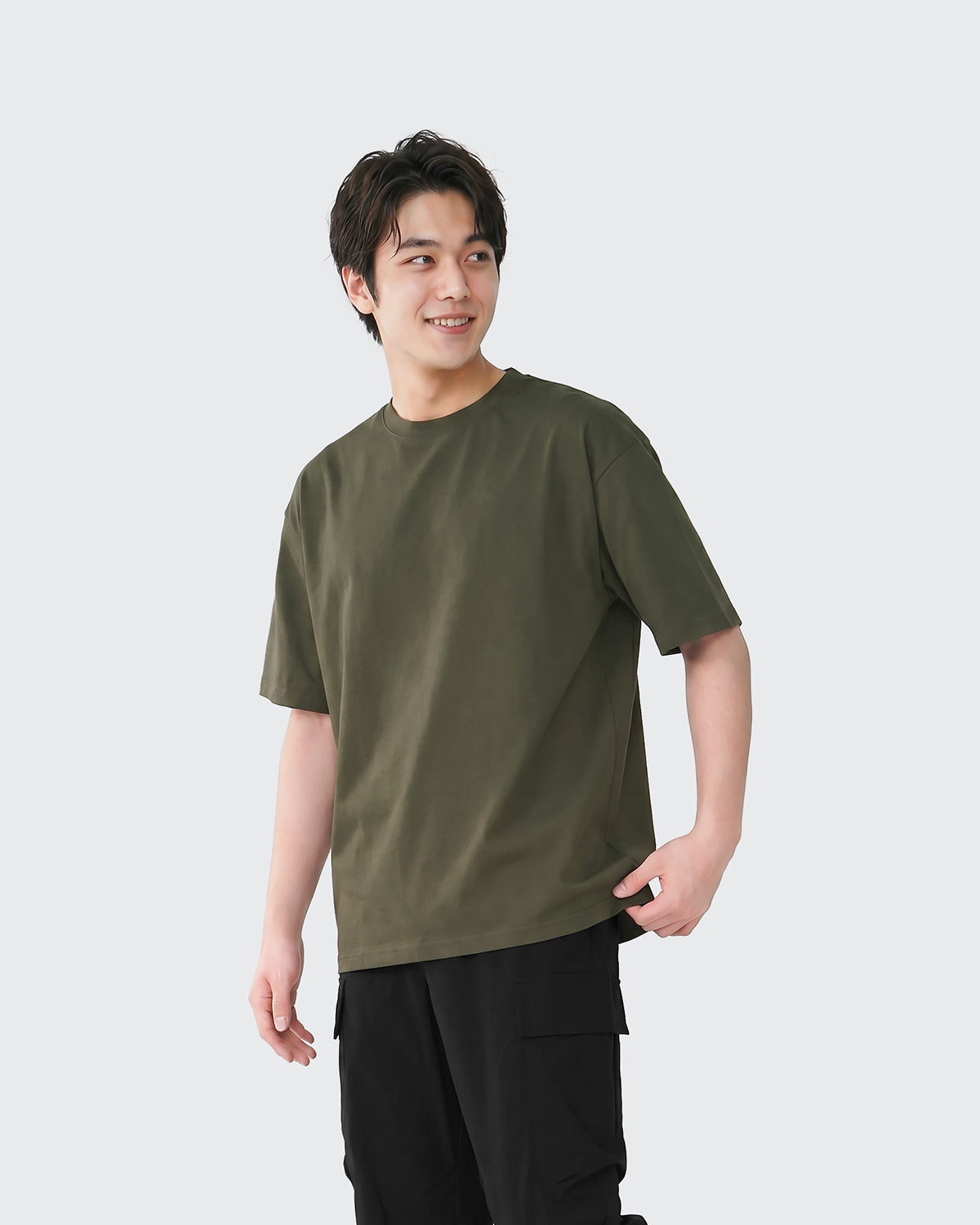 #カラー_カーキ